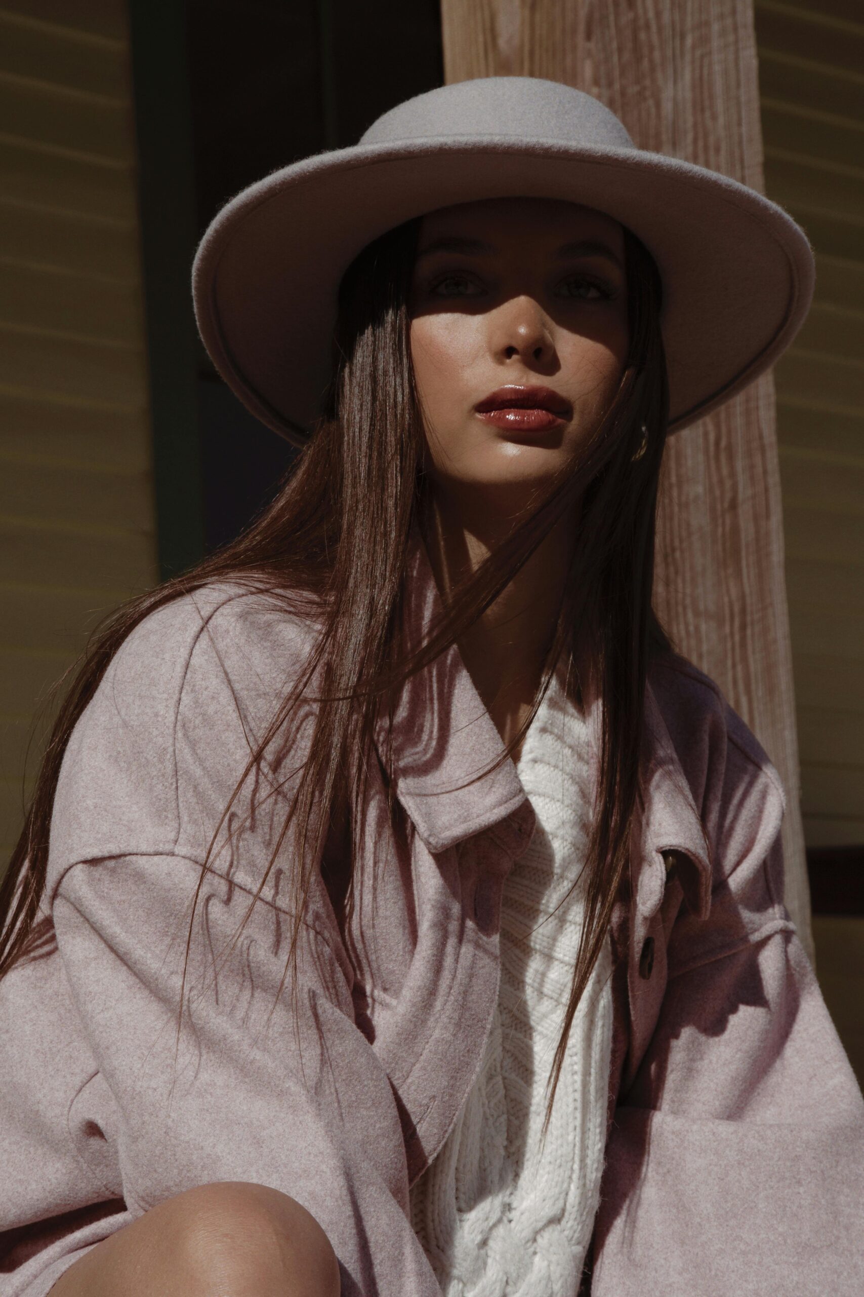 mujer_con_sombrero